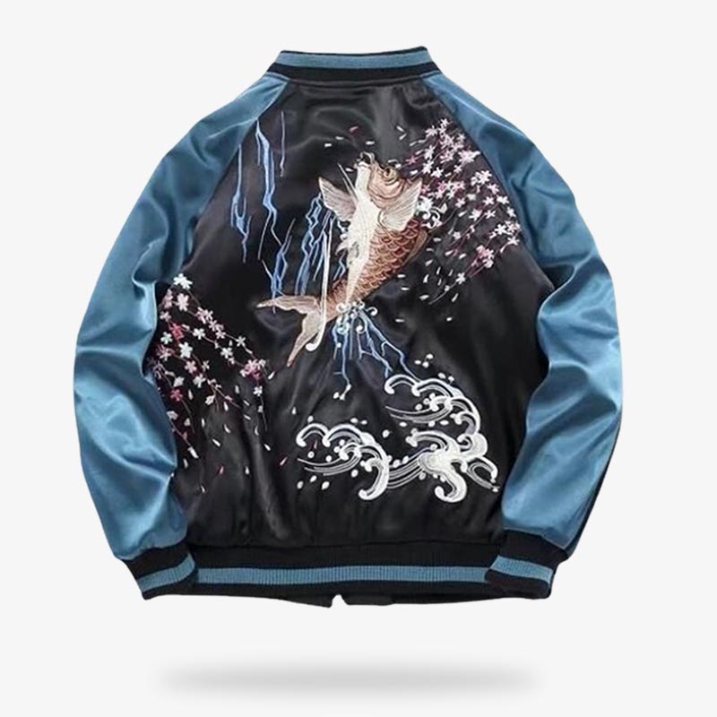 Cette veste sukajan koi est brodée avec un motif de carpe japonaise