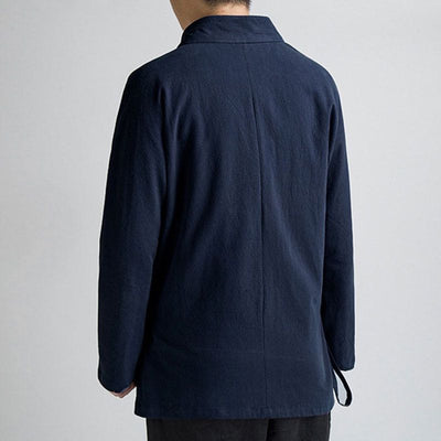 Le cardigan homme style kimono est un vêtement japonais traditionnel emblématique. La matière est en lin. C'est un habit confortable, respirant et agréable à porter