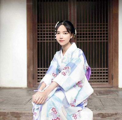 kimono-femme-blanc-geisha